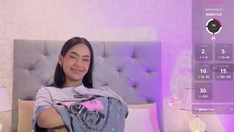 C H L O E  M O O N online show from March 20, 9:25 am