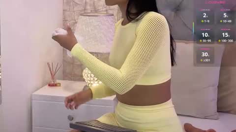 C H L O E  M O O N online show from March 28, 11:43 am