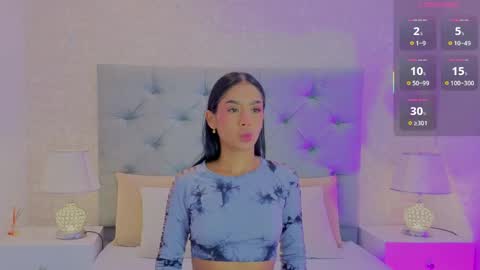 C H L O E  M O O N online show from April 6, 1:01 pm