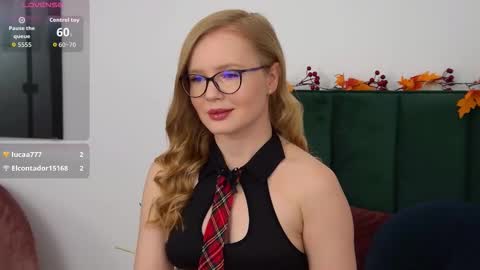 Chloe online show from October 6, 7:28 am