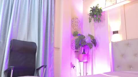 Snapshot of chloerossee chatting on December 2, 1:11 am Chloe rosse online show from December 2, 1:11 am