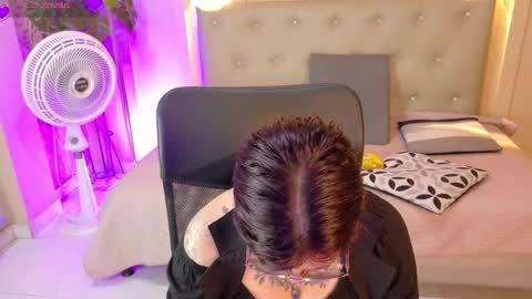 Snapshot of chloerossee chatting on January 7, 1:08 am Chloe rosse online show from January 7, 1:08 am