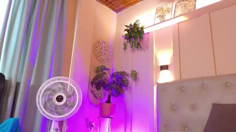 Snapshot of chloerossee chatting on February 2, 9:24 pm Chloe rosse online show from February 2, 9:24 pm