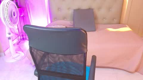 Snapshot of chloerossee chatting on February 25, 1:26 am Chloe rosse online show from February 25, 1:26 am