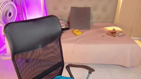 Snapshot of chloerossee chatting on March 4, 1:22 am Chloe rosse online show from March 4, 1:22 am