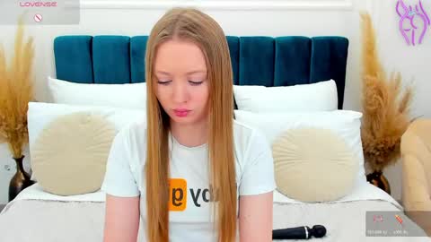 Chloe online show from April 12, 7:08 pm