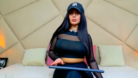 Chloe Vee online show from March 27, 6:08 am