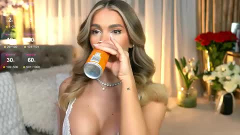 Chloe online show from May 10, 7:52 pm