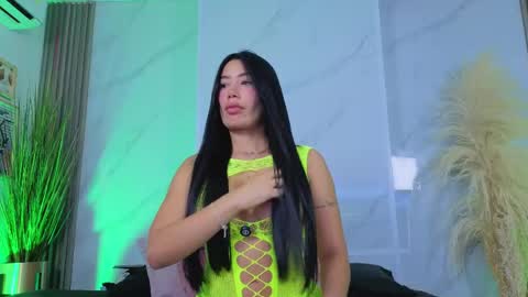 Snapshot of chlooee_ chatting on May 4, 2:18 am Chlooe online show from May 4, 2:18 am