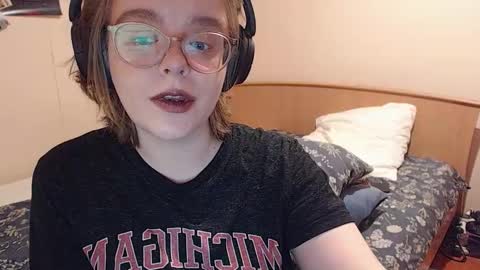 Snapshot of chmiri chatting on November 25, 1:44 pm chmiri online show from November 25, 1:44 pm