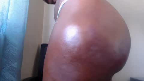 Snapshot of choccoa chatting on December 2, 6:19 am Daisy online show from December 2, 6:19 am