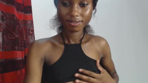 Snapshot of choco_petitqueen chatting on December 5, 9:28 am choco_petitqueen online show from December 5, 9:28 am