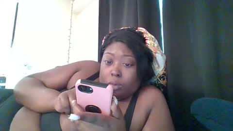Snapshot of chocolatebbwgoodpussy chatting on October 19, 8:09 pm chocolatebbwgoodpussy online show from October 19, 8:09 pm