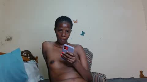 chocolatebony_ online show from June 3, 8:17 am