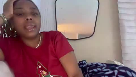 Snapshot of chocolatecakequeen chatting on December 22, 5:12 am ChocolateCakeQueen online show from December 22, 5:12 am