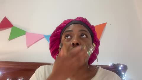 Snapshot of chocolatecakequeen chatting on November 11, 4:23 am ChocolateCakeQueen online show from November 11, 4:23 am