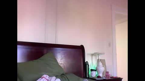 chocolatedrop_ online show from October 22, 2:28 pm