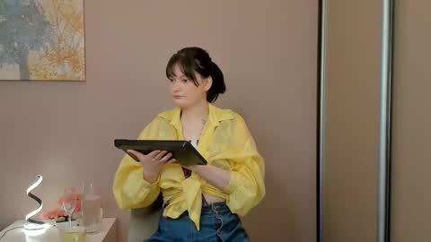 Cassandra online show from March 28, 4:34 am