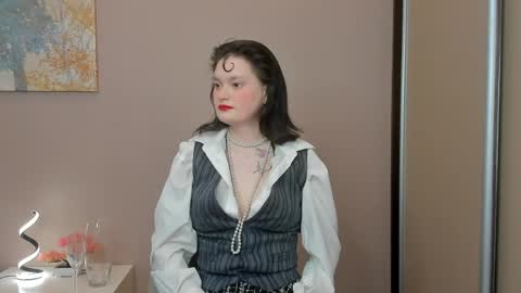 Cassandra online show from April 1, 1:41 pm