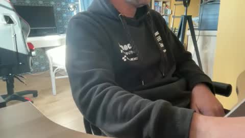 chris13abcd online show from April 1, 7:31 am