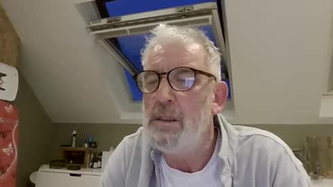 chris1404 online show from November 1, 5:04 pm