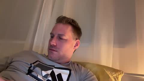 Snapshot of chris2024x chatting on December 13, 11:43 pm Christian online show from December 13, 11:43 pm