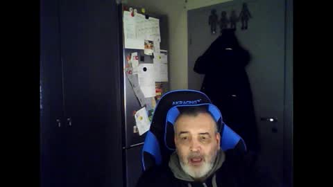 Chris online show from November 8, 12:38 pm