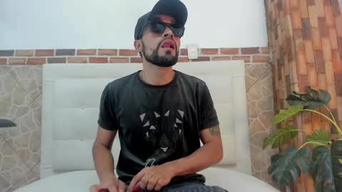 Snapshot of chris_kizz chatting on December 4, 11:08 am chris_kizz online show from December 4, 11:08 am