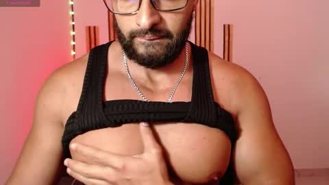 cris         Twitter magnum101010 insta magnumc20 online show from May 28, 11:02 pm