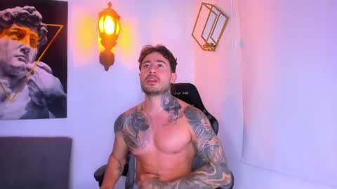 Snapshot of chris_milleer chatting on June 25, 1:49 am chris_milleer online show from June 25, 1:49 am