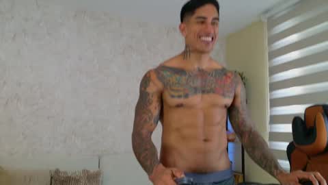 Snapshot of chris_reilly chatting on December 7, 7:54 pm chris reilly online show from December 7, 7:54 pm