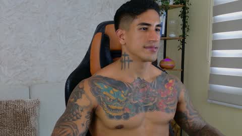 Snapshot of chris_reilly chatting on December 22, 8:25 pm chris reilly online show from December 22, 8:25 pm