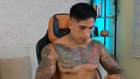 Snapshot of chris_reilly chatting on January 31, 11:13 pm chris reilly online show from January 31, 11:13 pm