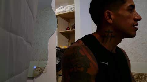 Snapshot of chris_reilly chatting on February 5, 6:48 pm chris reilly online show from February 5, 6:48 pm