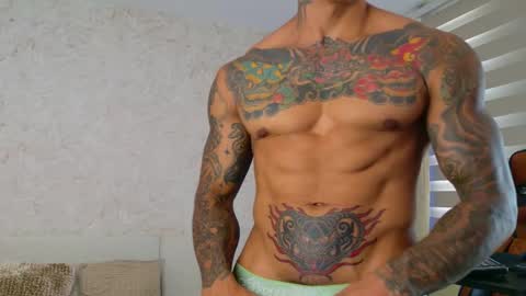 Snapshot of chris_reilly chatting on February 17, 8:58 pm chris reilly online show from February 17, 8:58 pm