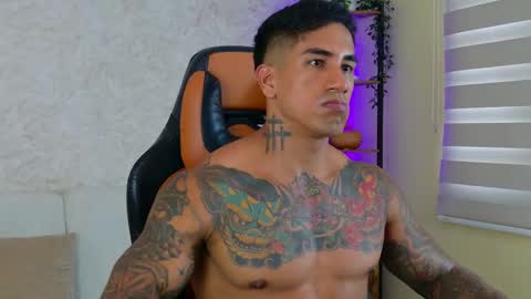 Snapshot of chris_reilly chatting on March 12, 9:35 pm chris reilly online show from March 12, 9:35 pm