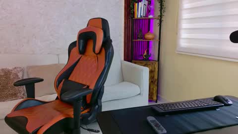 Snapshot of chris_reilly chatting on November 21, 1:21 pm chris reilly online show from November 21, 1:21 pm