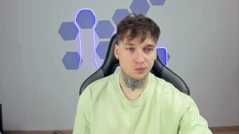 Chris Tyson online show from December 21, 8:21 pm