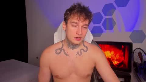 Chris Tyson online show from October 16, 8:10 pm