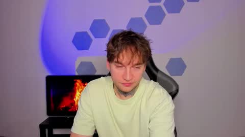 Chris Tyson online show from November 12, 7:42 am