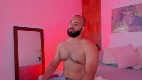 Chris Varden online show from April 7, 8:20 pm