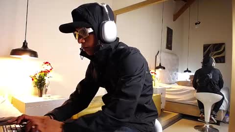 Snapshot of chris_weell chatting on December 7, 2:53 am Chris Weell online show from December 7, 2:53 am