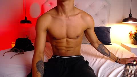 Snapshot of chris_weell chatting on December 26, 8:11 pm Chris Weell online show from December 26, 8:11 pm