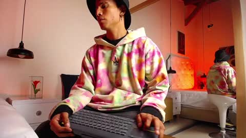 Snapshot of chris_weell chatting on January 4, 11:59 pm Chris Weell online show from January 4, 11:59 pm