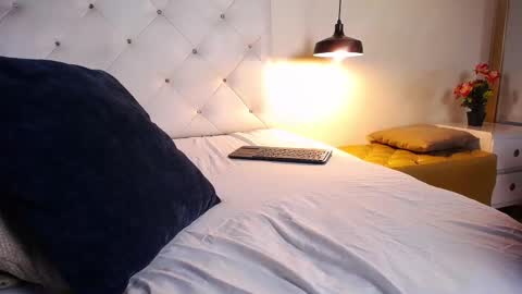 Snapshot of chris_weell chatting on February 16, 7:49 pm Chris Weell online show from February 16, 7:49 pm