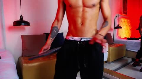 Snapshot of chris_weell chatting on February 19, 2:44 am Chris Weell online show from February 19, 2:44 am