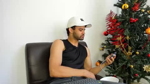 Im Chirs IM MODEL INDEPENDT online show from November 25, 4:29 pm