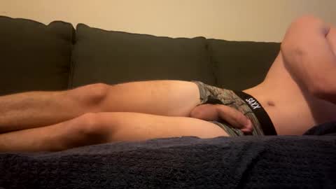 Snapshot of chrisdavee chatting on December 9, 1:51 am chrisdavee online show from December 9, 1:51 am