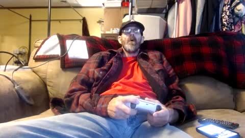 chrisintn online show from October 8, 3:09 pm