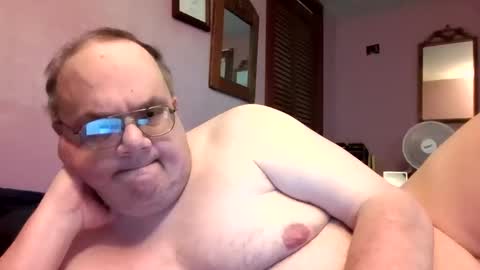 Snapshot of chrismini312 chatting on May 20, 12:11 pm Chris The Jerk Off King online show from May 20, 12:11 pm